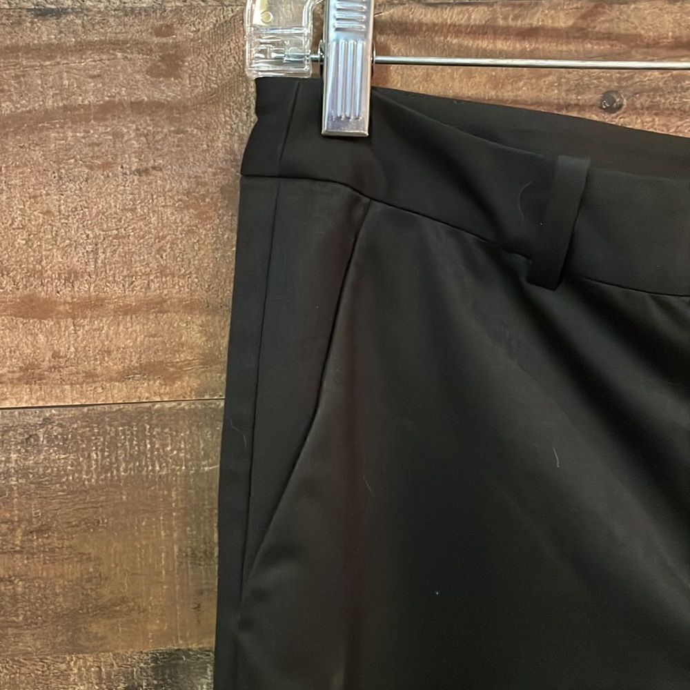 St. John Collection Black Cuffed Capri Pants - Picture 4 of 6
